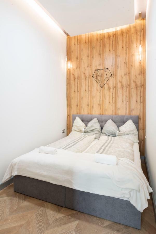 Modern 2 Bedroom Apartment With Free Airport Transfer Budapesta Exterior foto